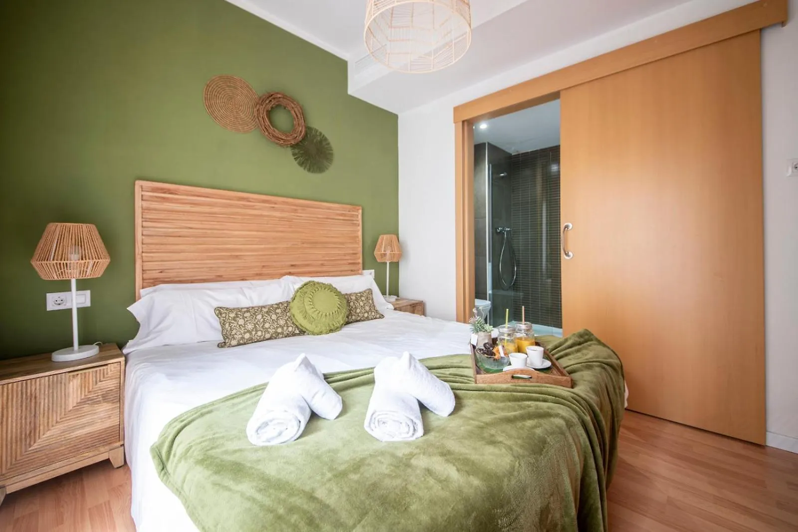 You Stylish Sagrada Familia Apartments contacts